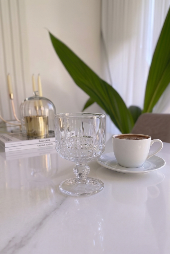 6'lı Kare Kristal Desenli Ayaklı Cam Lokumluk Kahve Yanı Sunumluk Seti – Kalın Cam Şeffaf İkramlık, Çikolatalık, Mini Tatlı Sunum Kasesi, Dekoratif Cam Sunumluk
